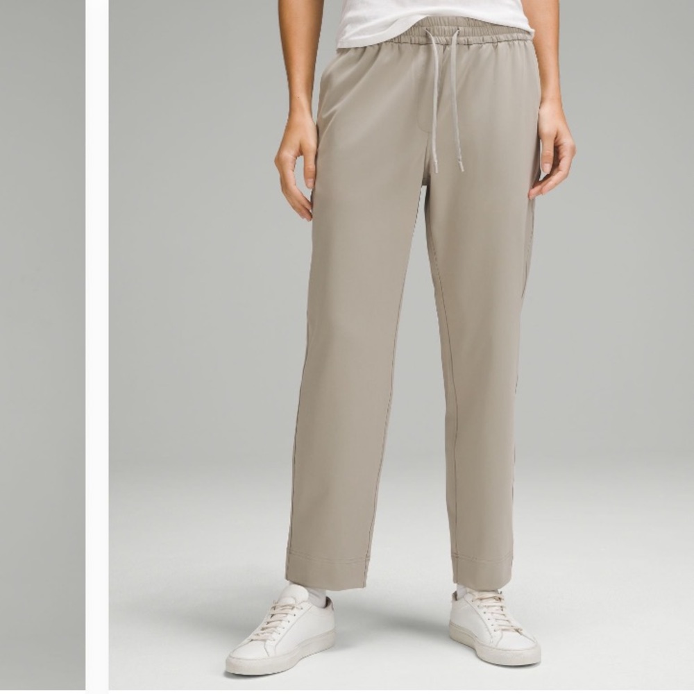 Tapered-Leg Mid-Rise Pant 7/8 Length *Luxtreme